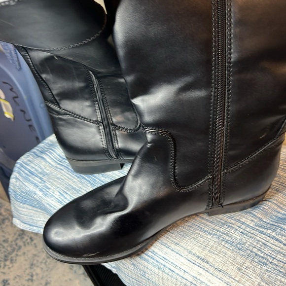 Like-New Tommy Hilfiger TW Shano Riding Boots - Picture 6 of 10